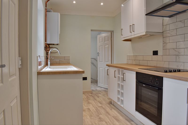 Property photo 3 of 17 Kitchen