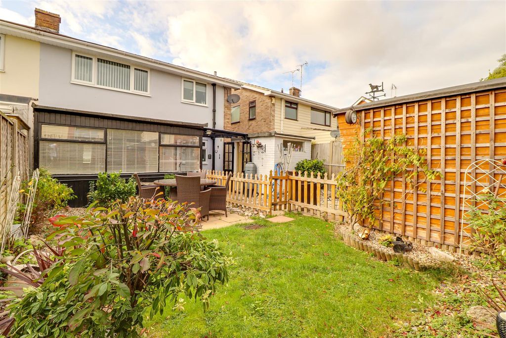 Property photo 2 of 23