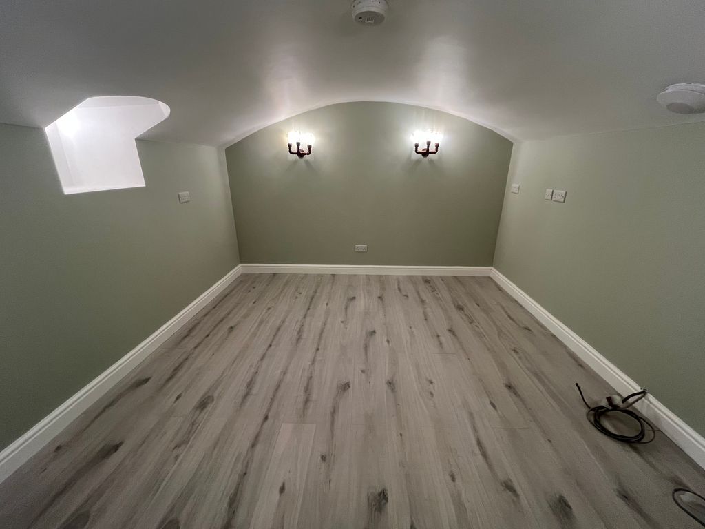 Property photo 3 of 31 Image