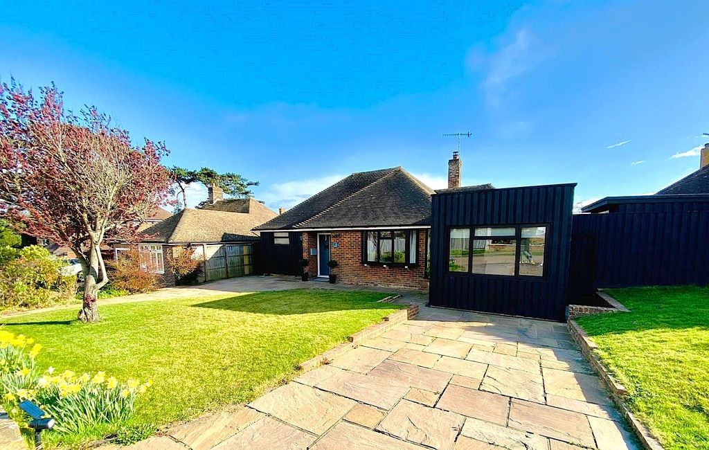Property photo 2 of 36 5 Eden Drive - Front2.Jpg