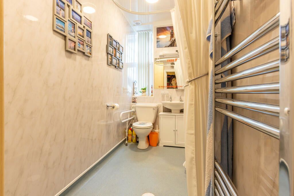 Property photo 2 of 21