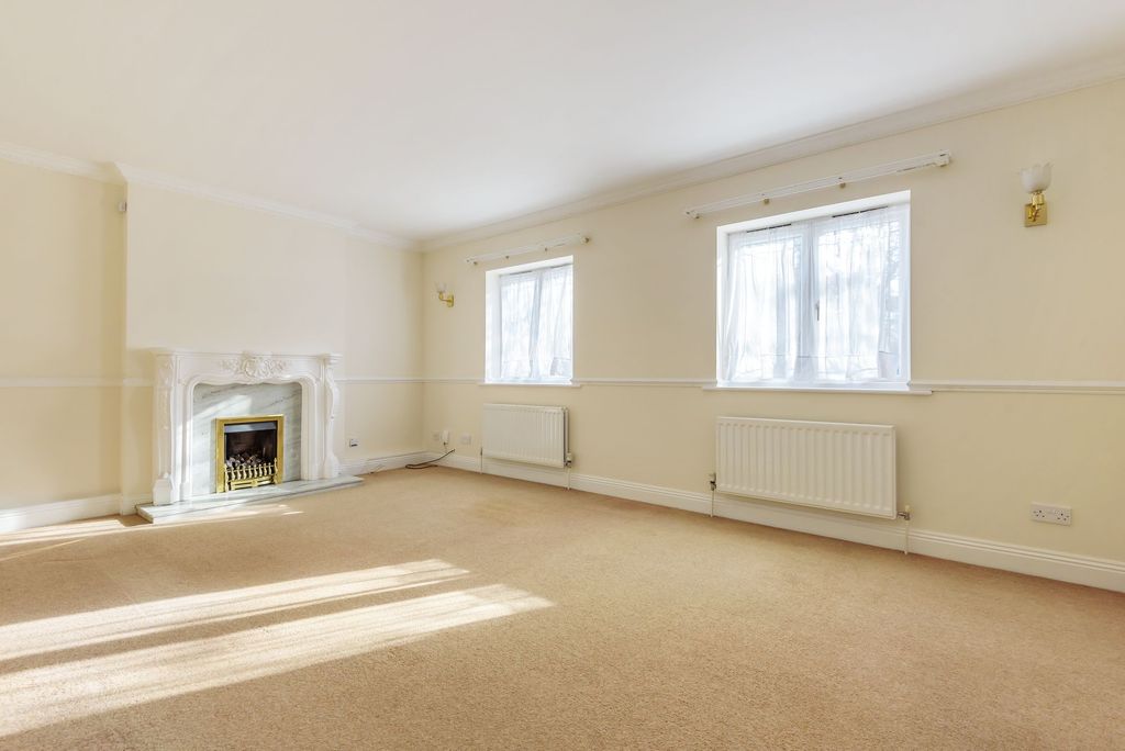 Property photo 3 of 6