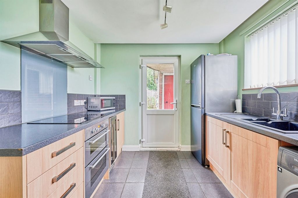 Property photo 3 of 17