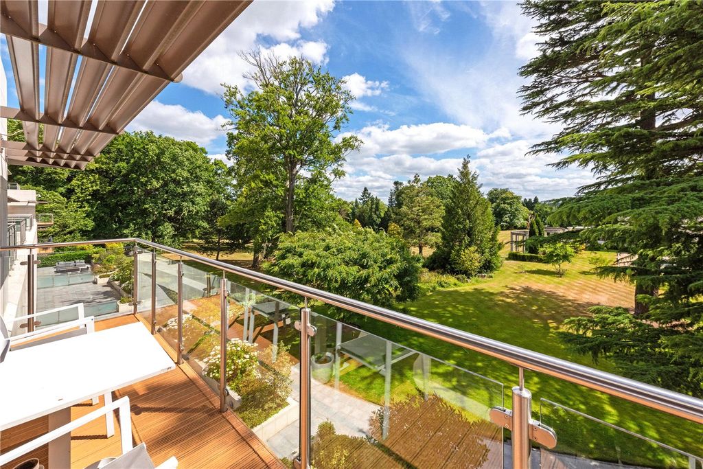 Property photo 2 of 13 Balcony