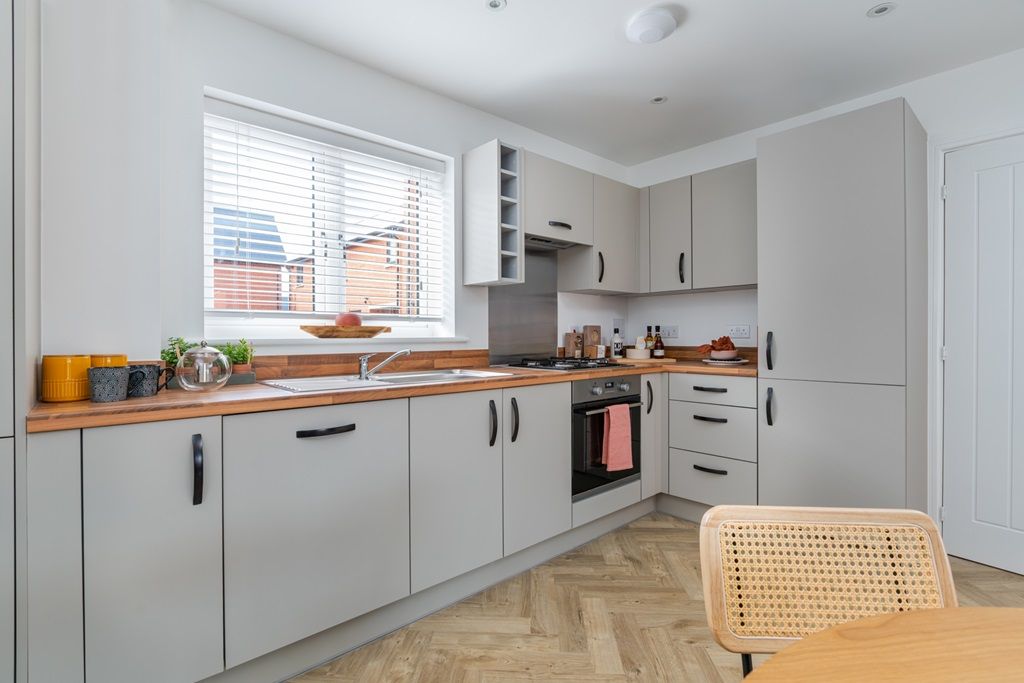 Property photo 1 of 11 A Well-Equipped, Modern Kitchen
