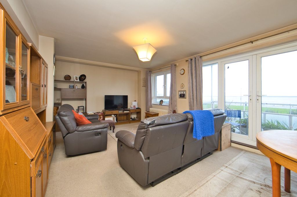 Property photo 3 of 15 Picture 3