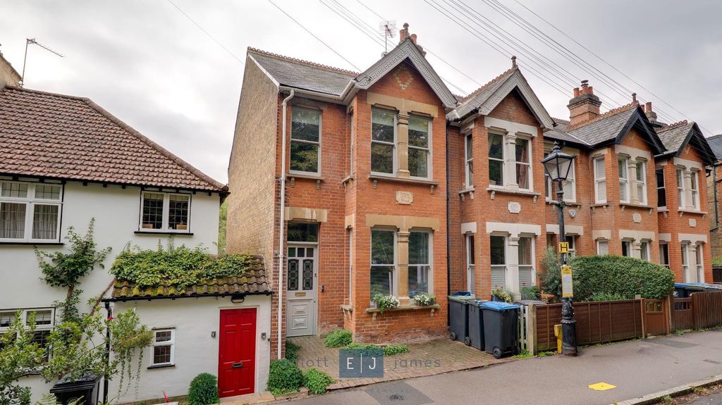Property photo 2 of 36