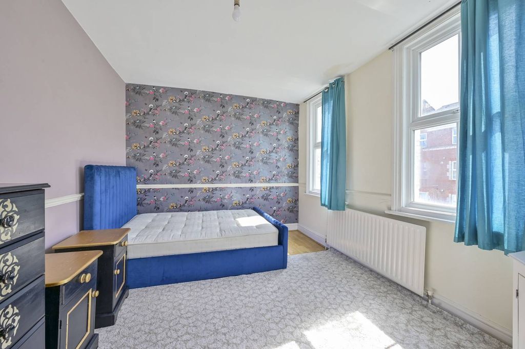 Property photo 1 of 8