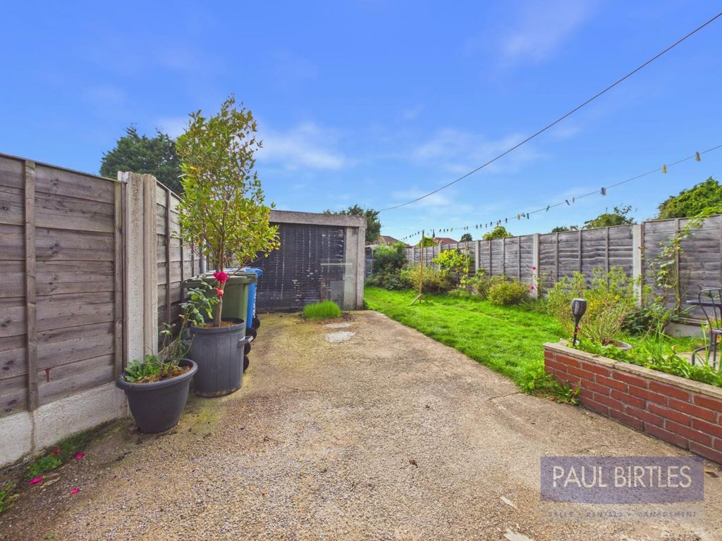 Property photo 2 of 11 Cam01301G0-Pr0824-Still017.Jpg