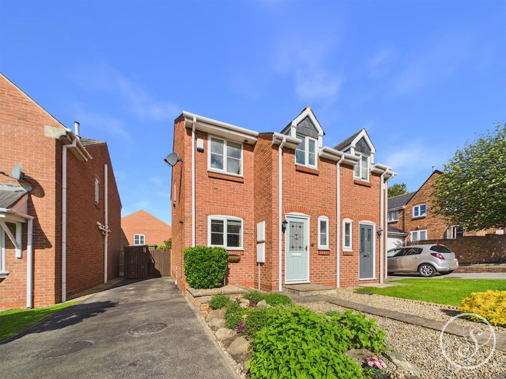 Property photo 1 of 16 External
