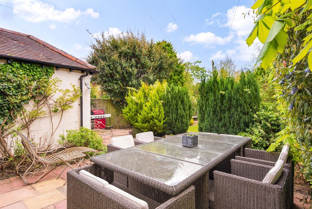 Additional image 24 of 6 bed detached house for saleBasmore Lane, Lower Shiplake, Henley-On-Thames RG9