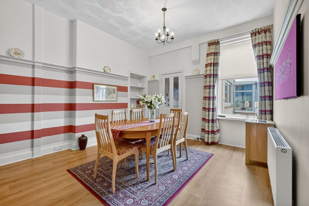 Property photo 3 of 30