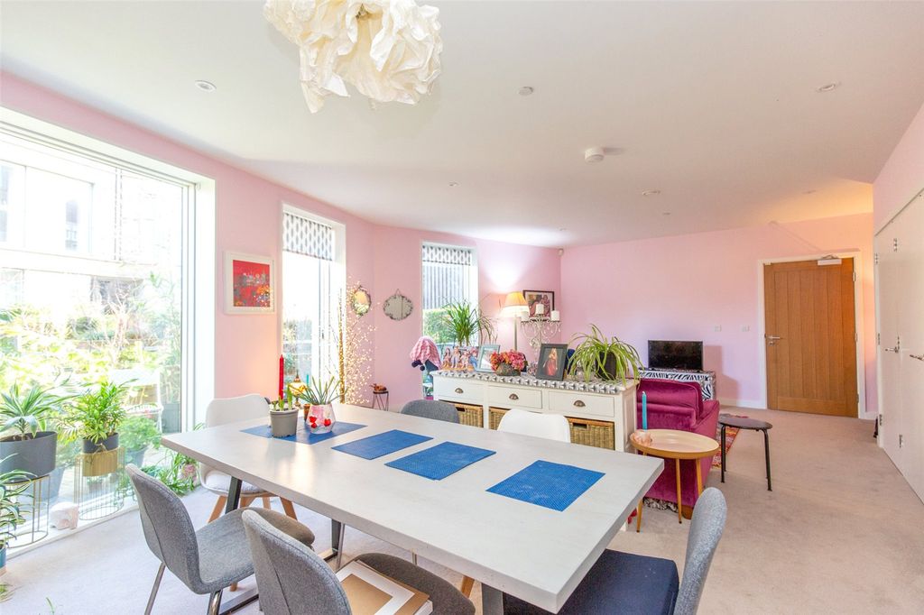 Property photo 3 of 26 Picture No. 11