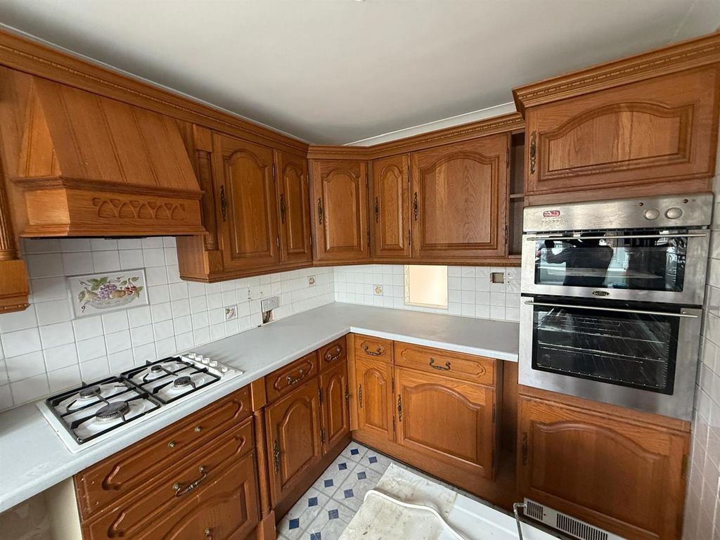 Property photo 2 of 13 d3344B12-9672-47Ae-8708-E74062Bfb0F6.Jpg