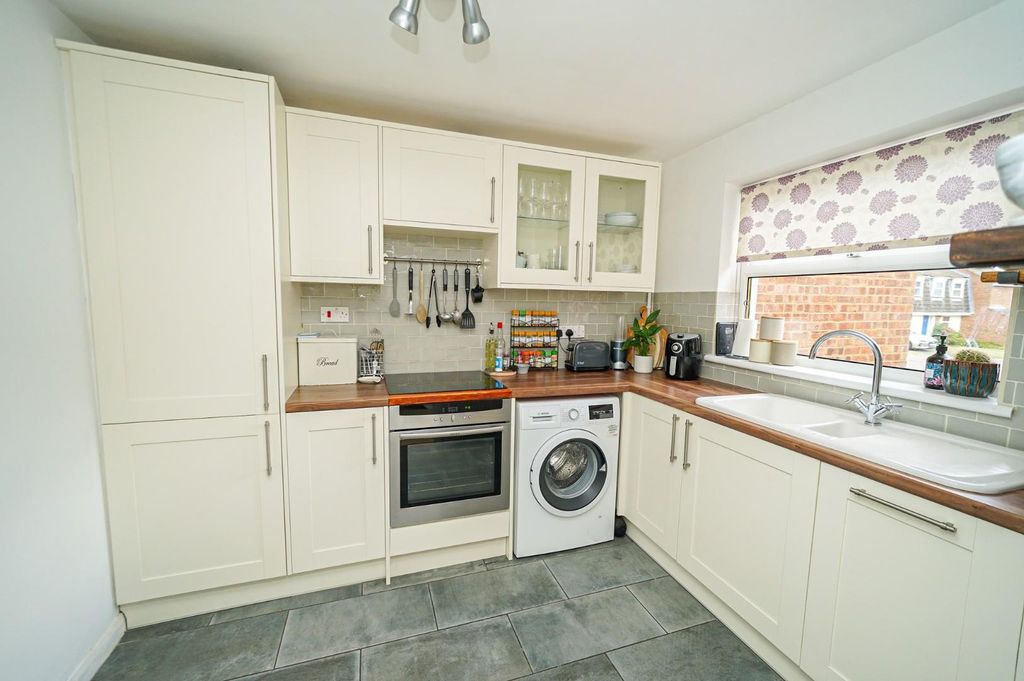 Property photo 3 of 16