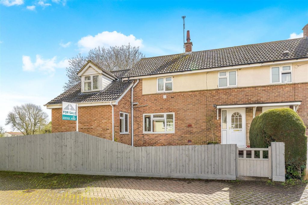 Property photo 1 of 25 21 Hastings Close, Banbury V2-3.Jpg