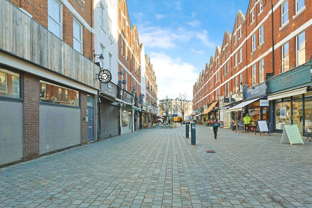 Property photo 2 of 20 Pbox-Img.Jpg