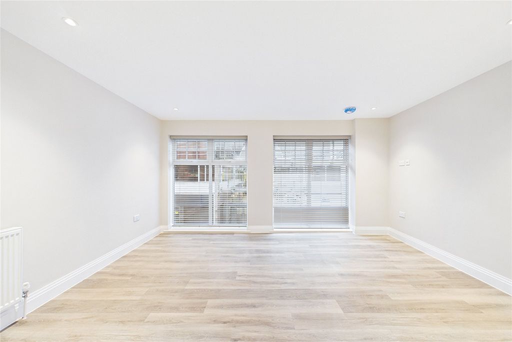 Property photo 2 of 7 Picture No. 05