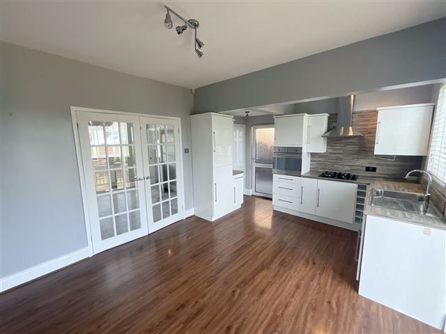 Property photo 3 of 20 Kitchen/Diner