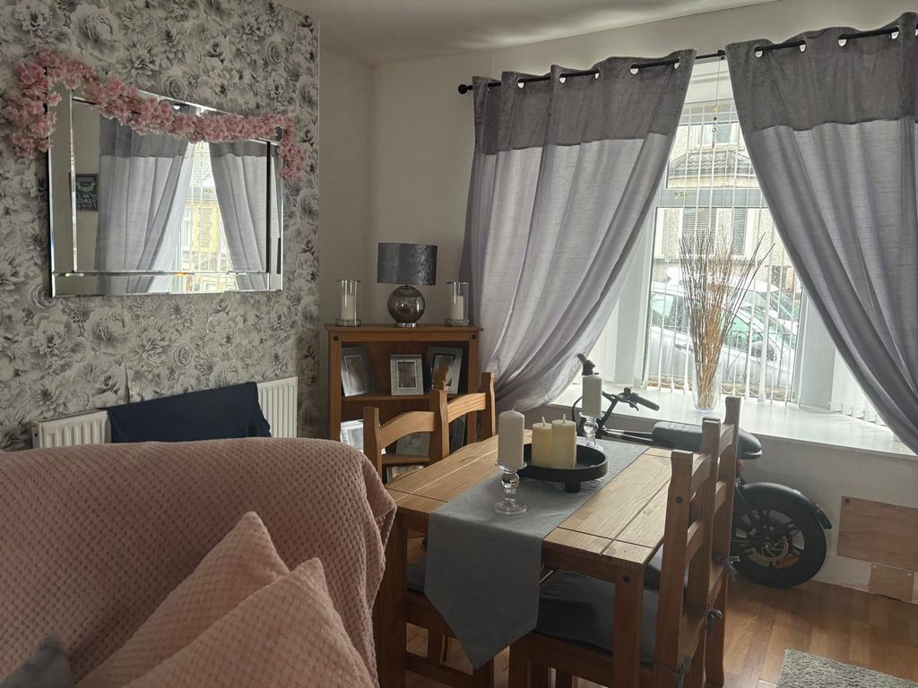 Property photo 3 of 4