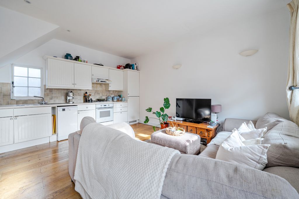 Property photo 3 of 9