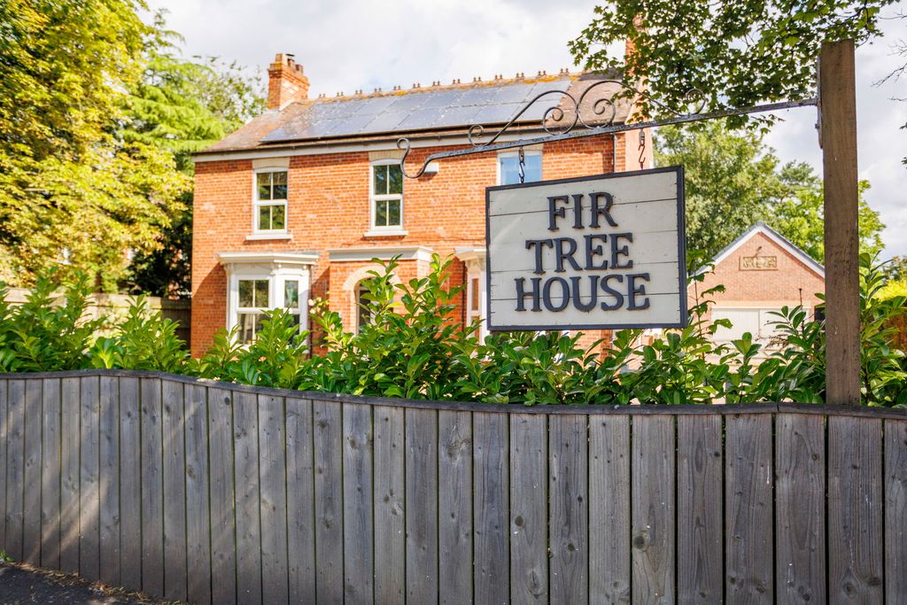 Property photo 1 of 34