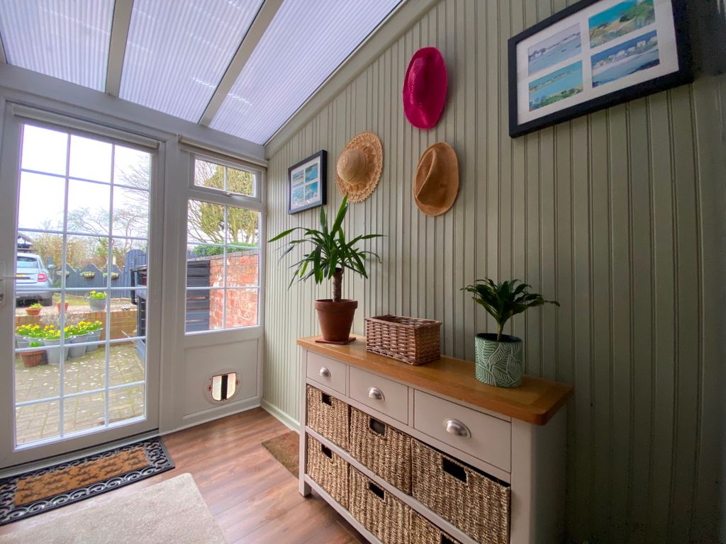 Property photo 2 of 27