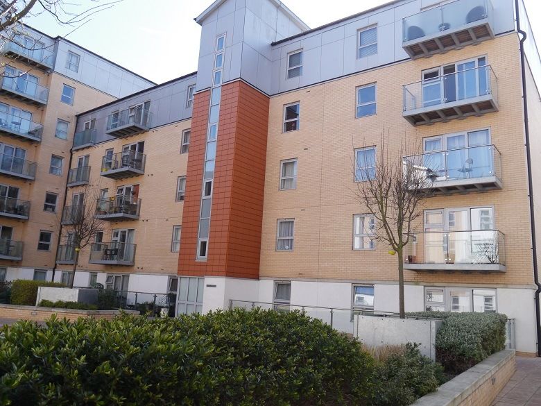 Property photo 1 of 6 1 Bed Flat To Rent Queen Mary Avenue, London E18