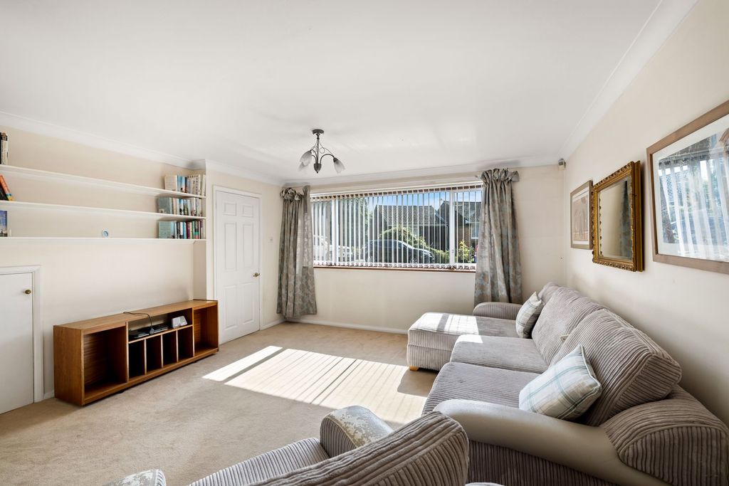 Property photo 2 of 9