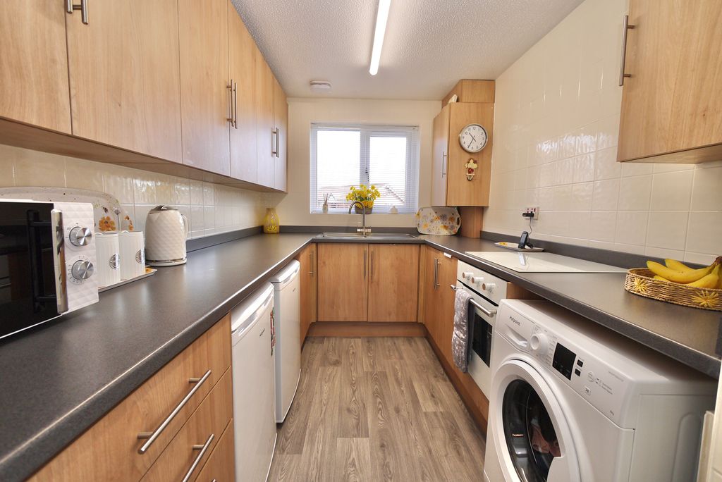 Property photo 2 of 16