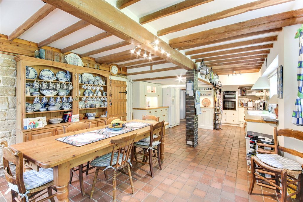 Property photo 2 of 21 Kitchen/Breakfast Rm
