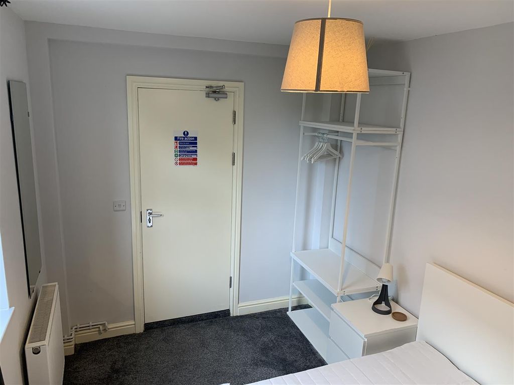 Property photo 3 of 11 Img_9936.Jpg