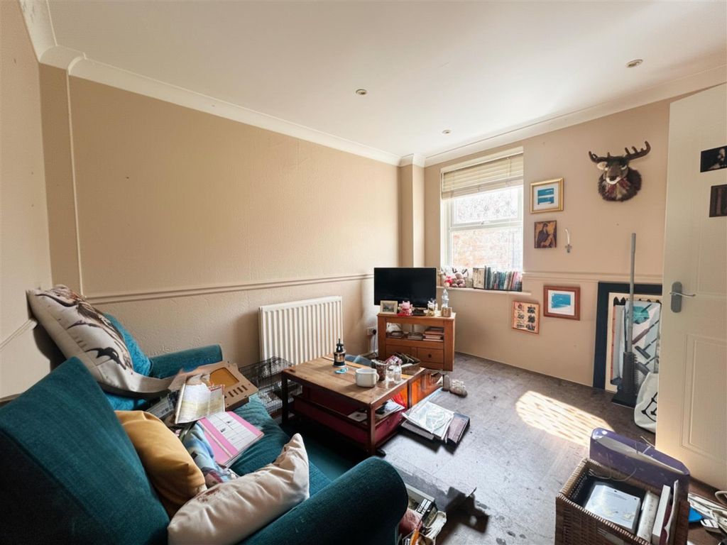 Property photo 2 of 7 Living Room - 15-05-2026 11-59-15 Thurston.Png