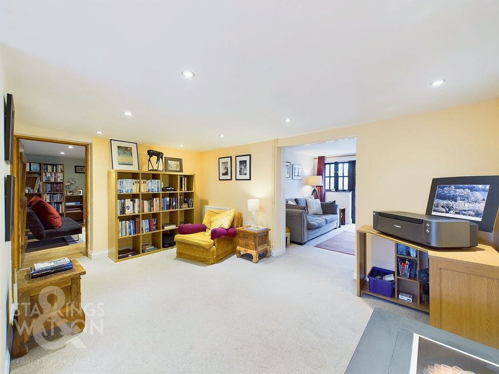 Property photo 3 of 34