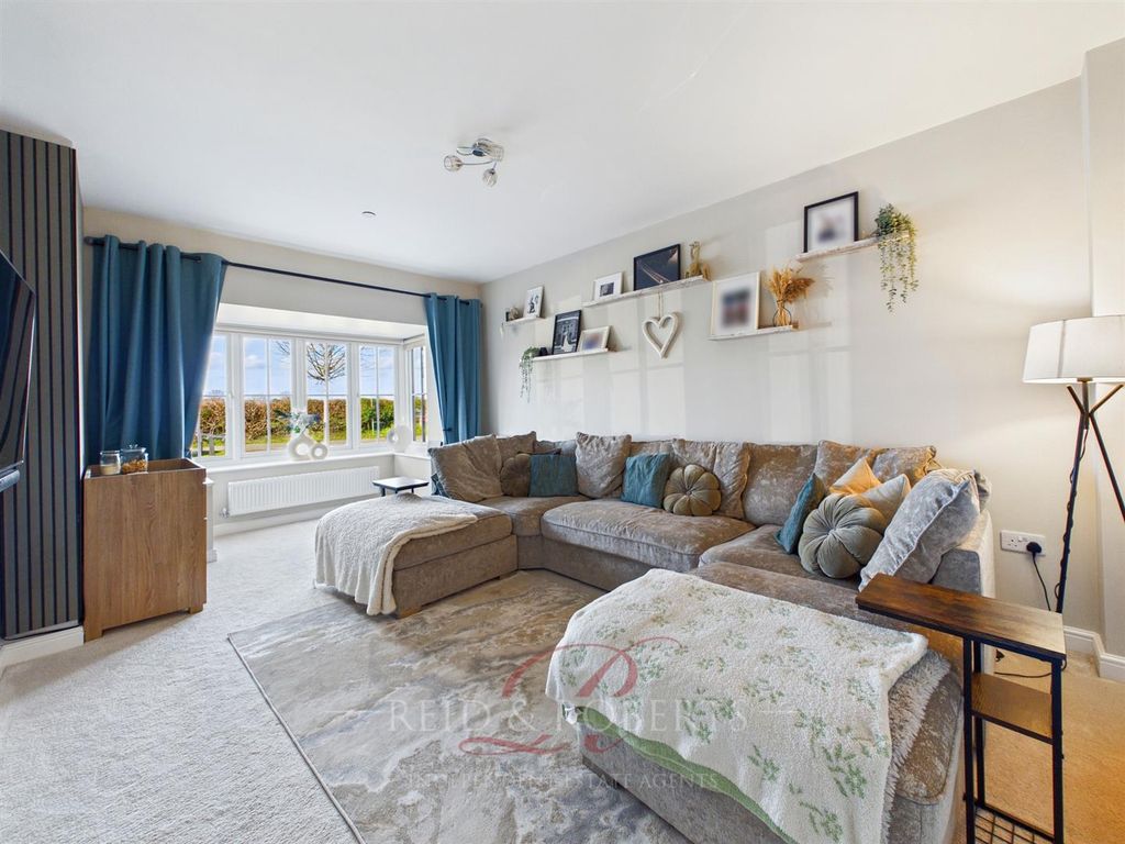 Property photo 2 of 38 Cam03999G0-Pr0222-Still001.Jpg