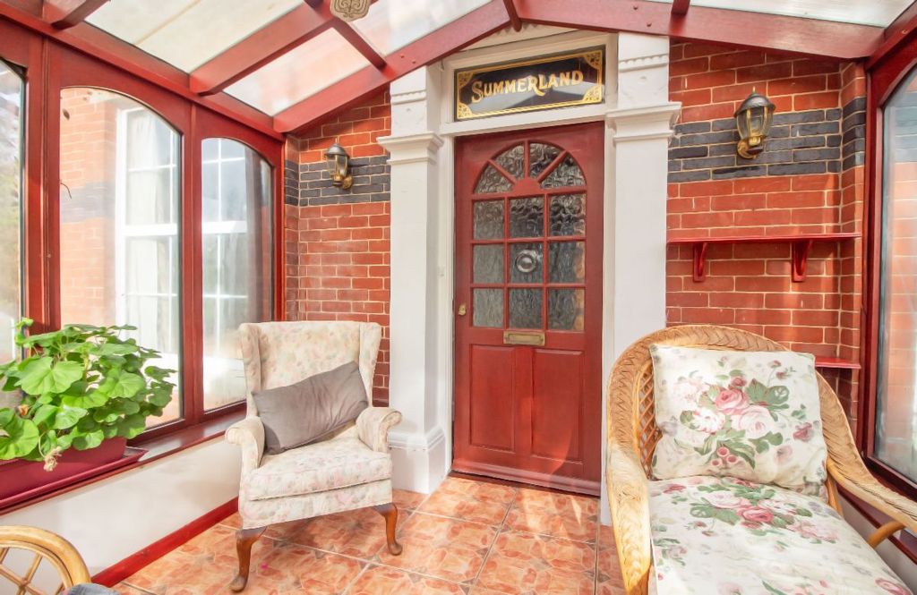 Property photo 2 of 30