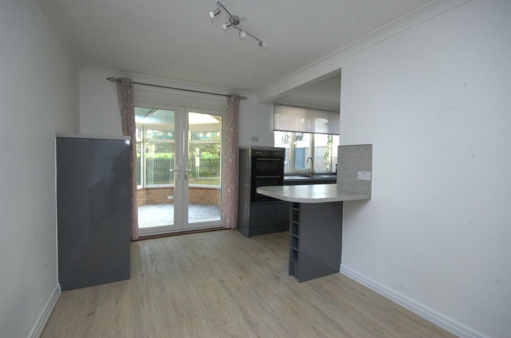 Property photo 2 of 16 Kitchen