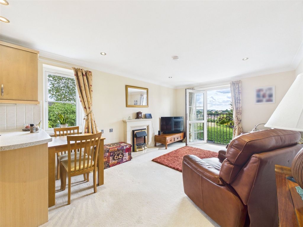 Property photo 2 of 12 Picture No. 03