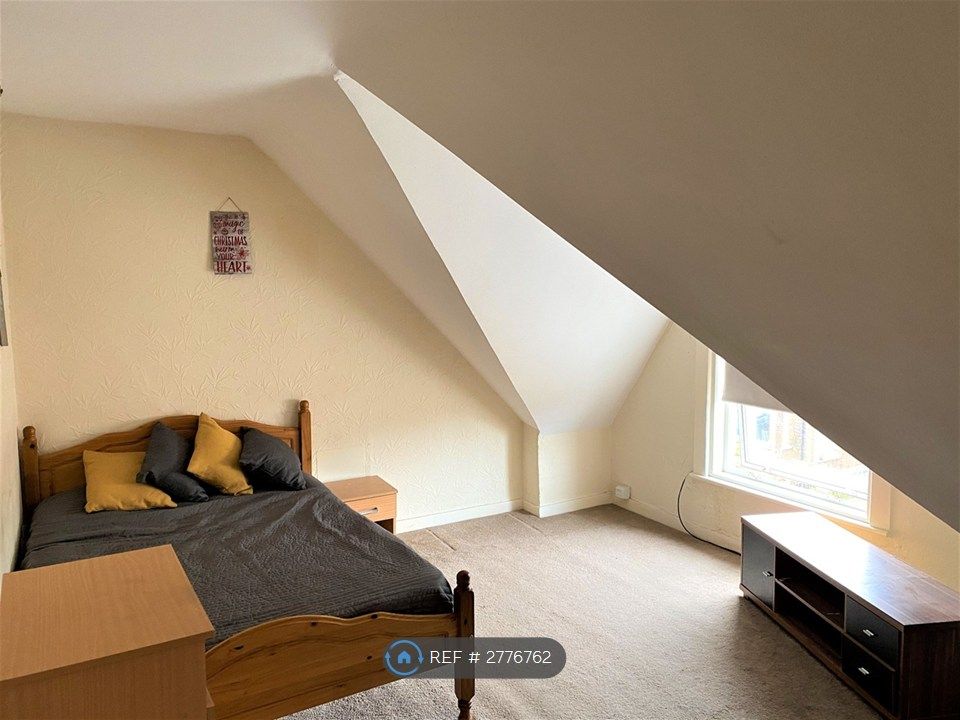 Property photo 1 of 8 Room 7