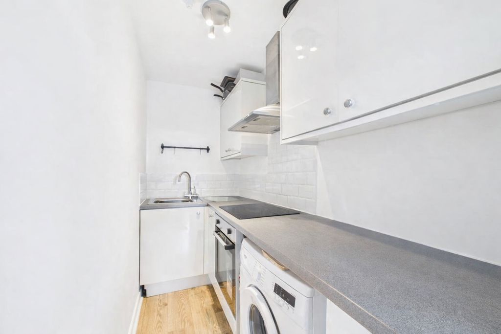 Property photo 2 of 6 7c3161Cb-5d3A-4781-Baeb-39A4599c2365