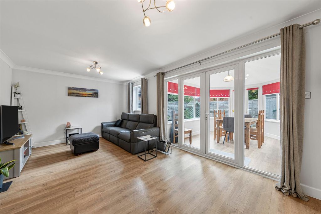 Property photo 2 of 20 19Specklandsweb15.Jpg