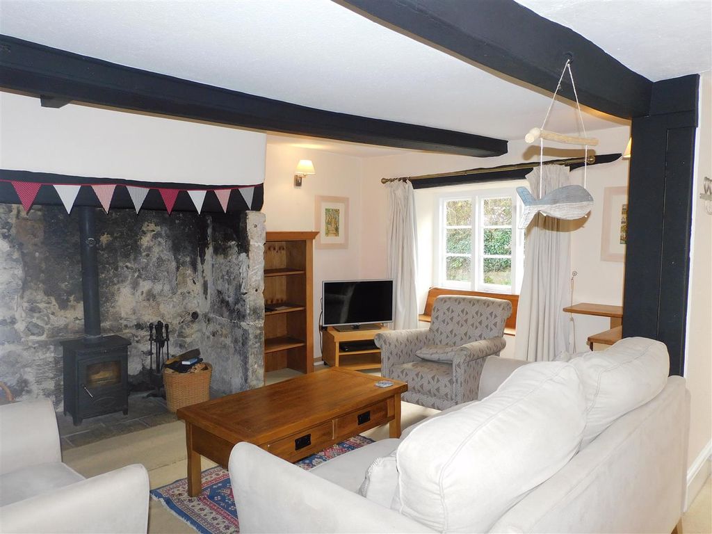 Property photo 2 of 12