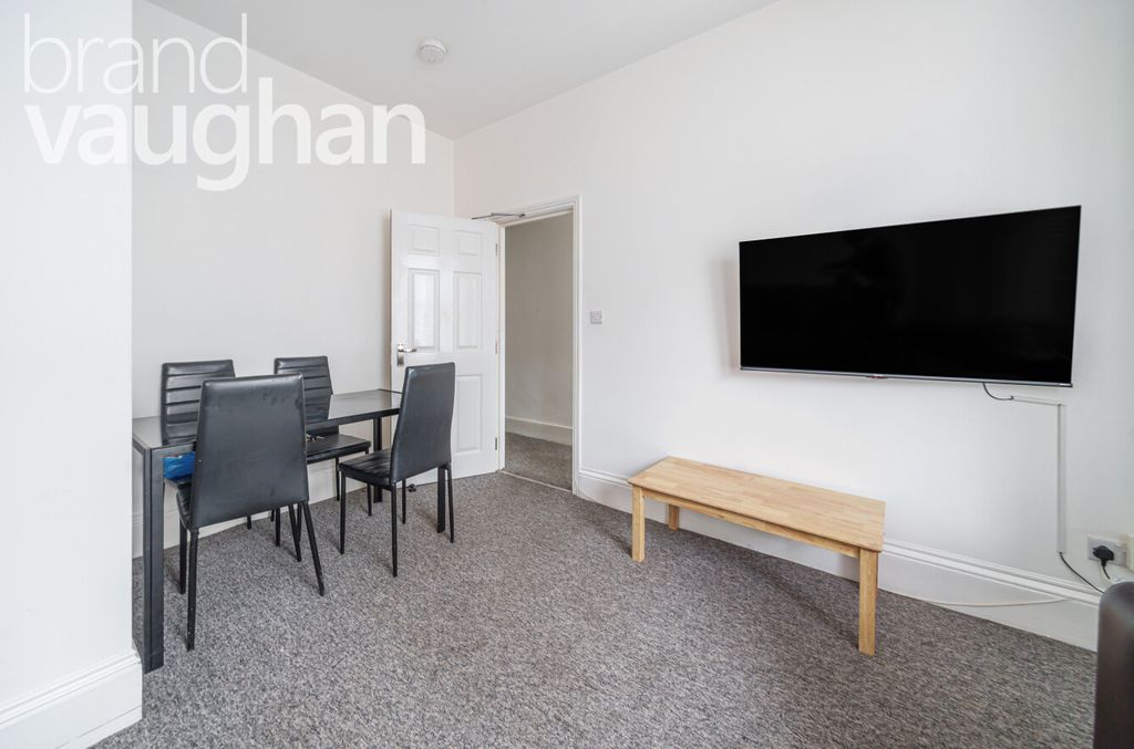 Property photo 3 of 10 70E23Eae-5A3d-436...