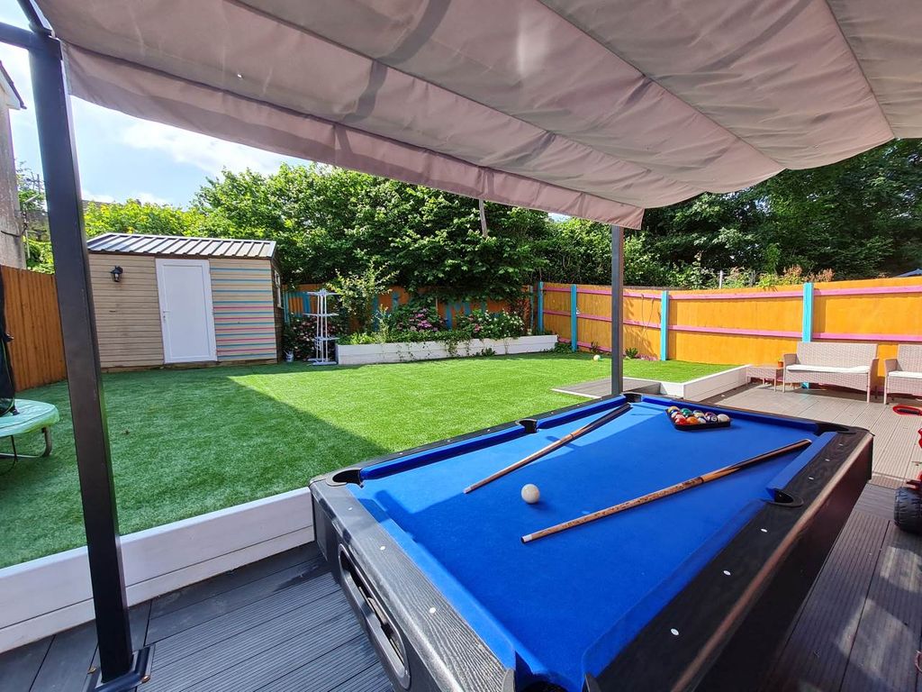 Property photo 3 of 14 Garden 2