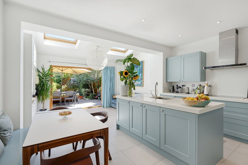 Property photo 2 of 15 Kitchen/Dining