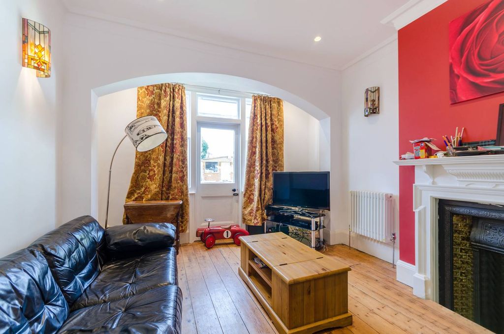 Property photo 1 of 7