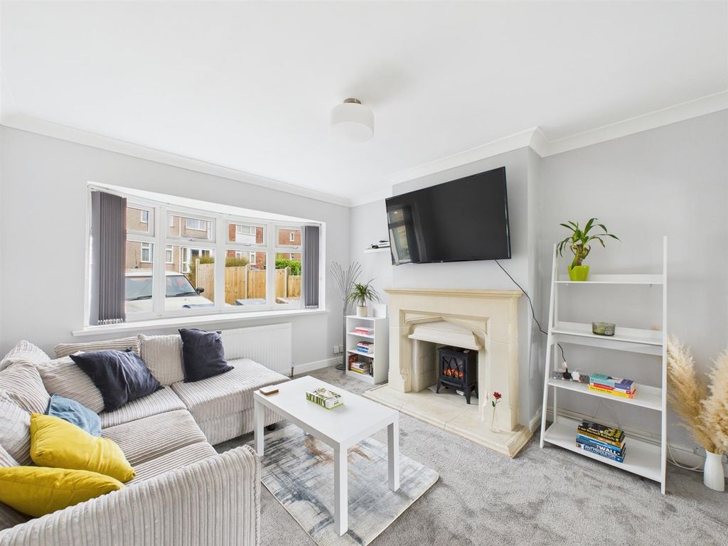 Property photo 3 of 13 Cam03736G0-Pr0095-Still019.Jpg