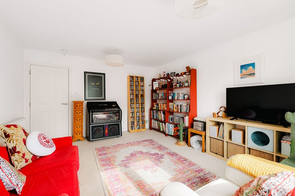 Property photo 3 of 16