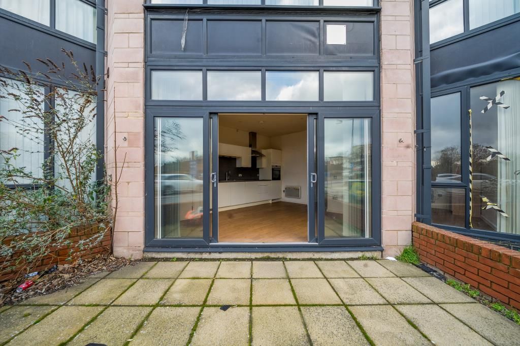 Property photo 1 of 10 Outside View