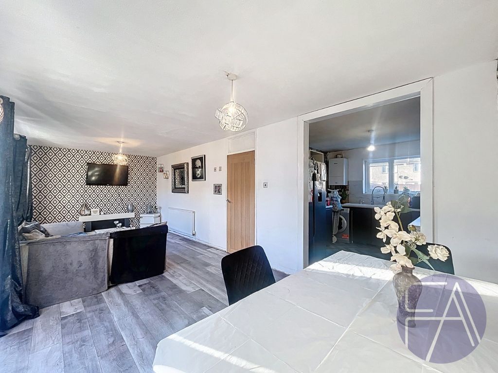 Property photo 1 of 12 4698450